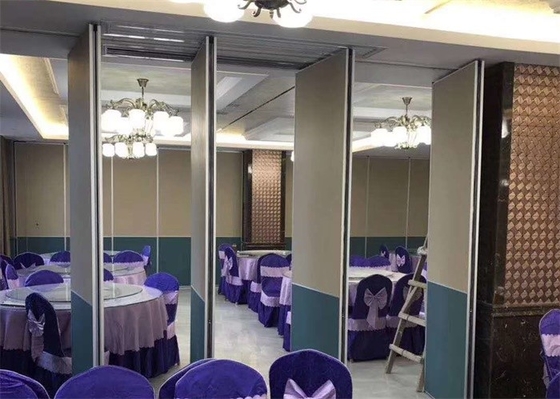 Bi-van het de Muurbanket van de Vouwenverdeling de Eigenschappen van Hall Aluminum Sliding Door Sturdy
