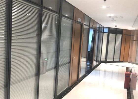 Van de het Glasverdeling van de bureau de Volledige Hoogte Muur van de de Muurbureau Vaste Verdeling met Zonneblinden